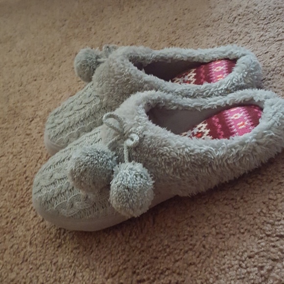Slippers - Picture 2 of 3